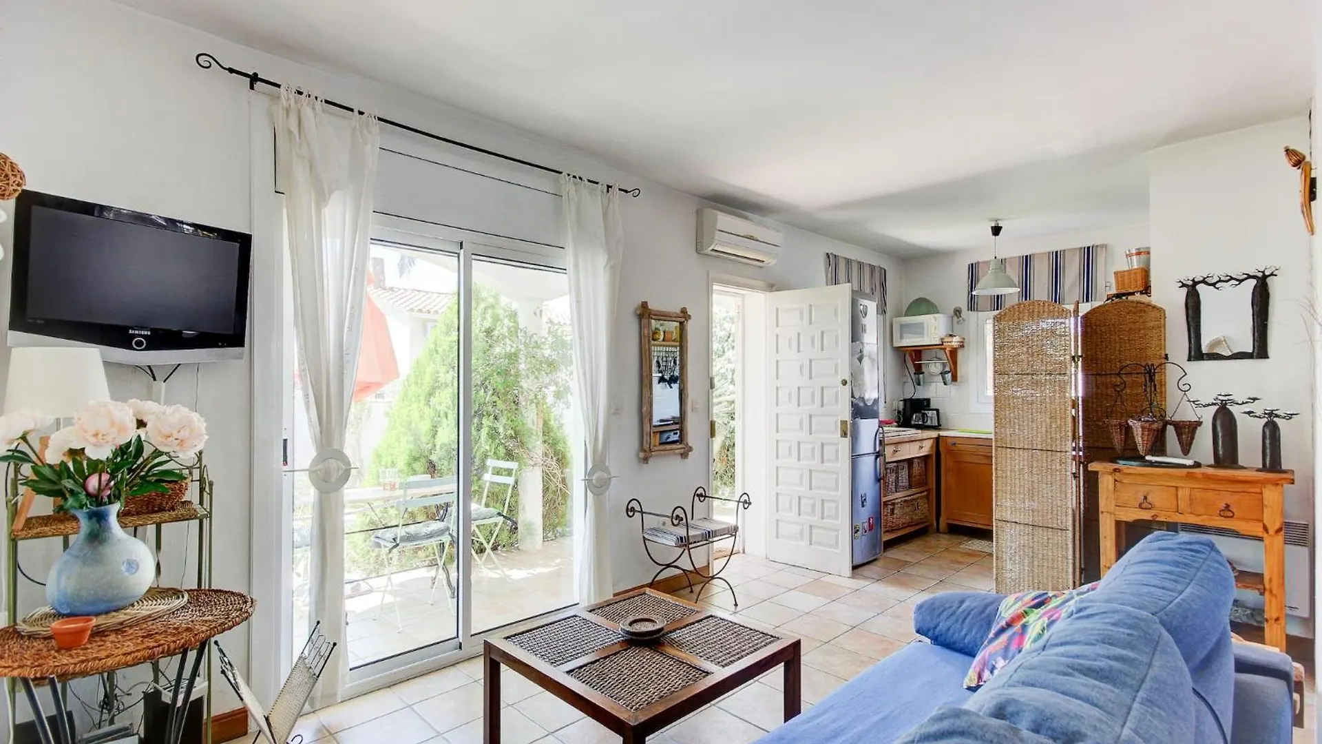 Lush Apartment With View Roses Ferienhaus