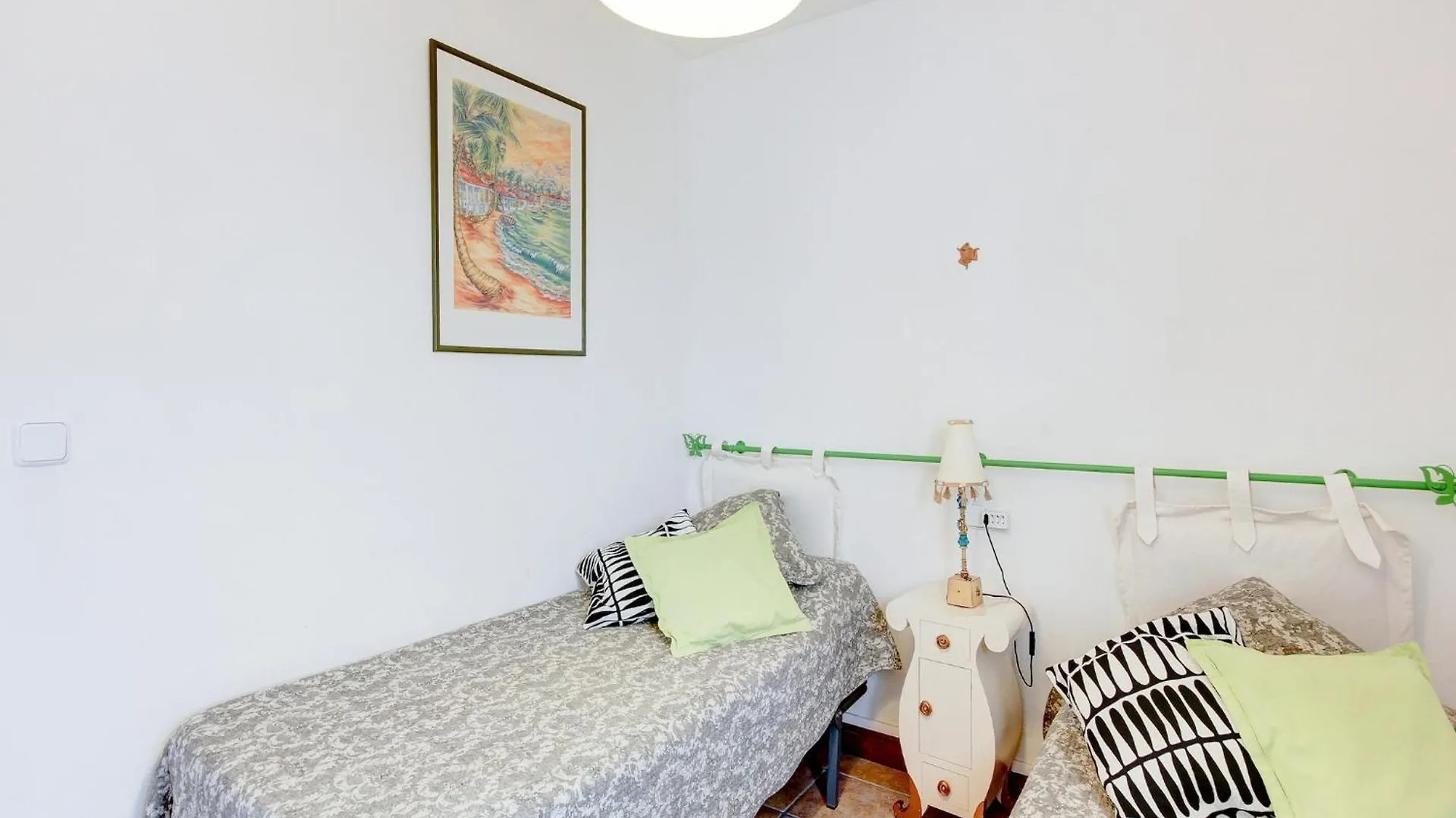 Ferienhaus Lush Apartment With View Roses Spanien